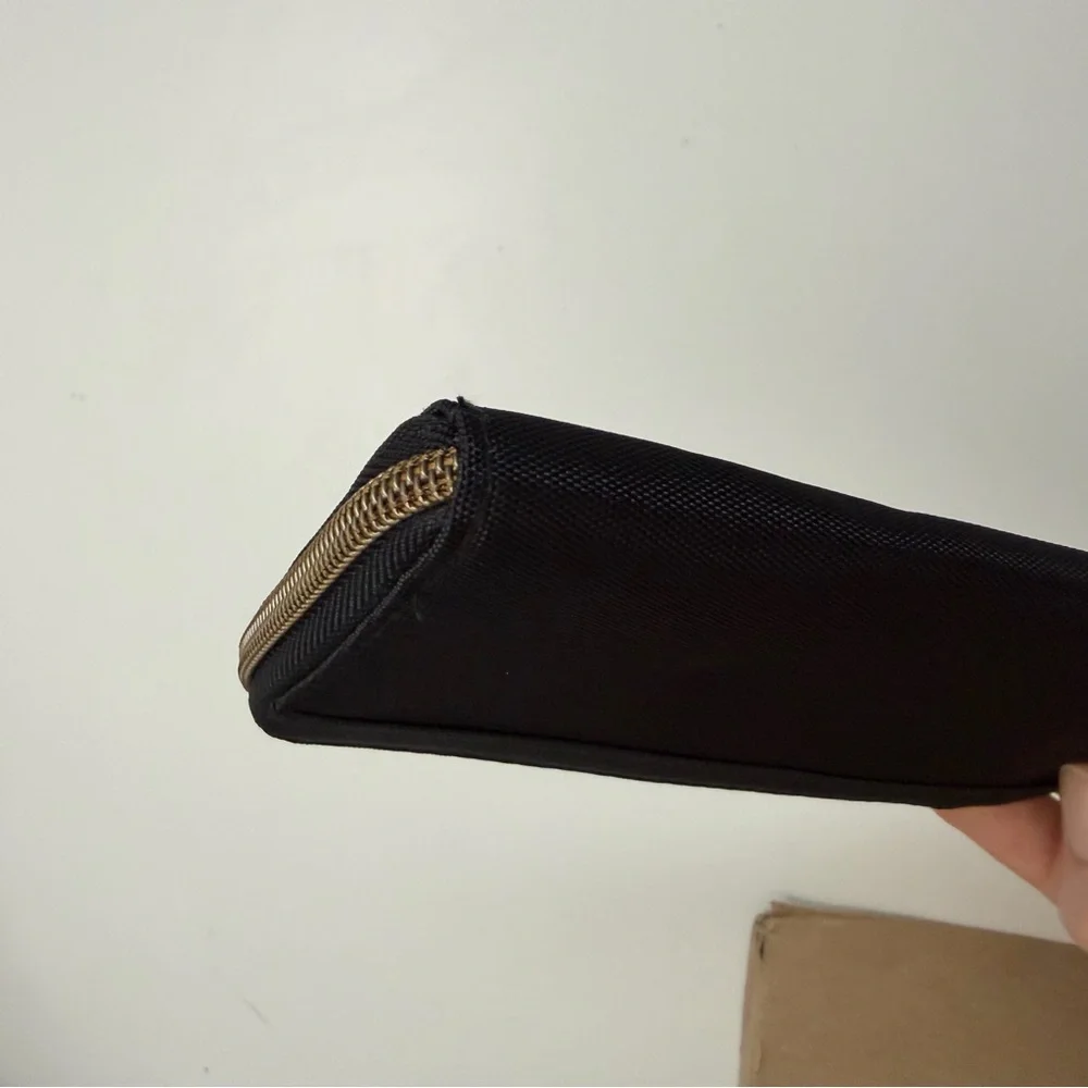 Travelon Wallet Zippered Closure Zip Pocket Credit Card Travel Black Purple